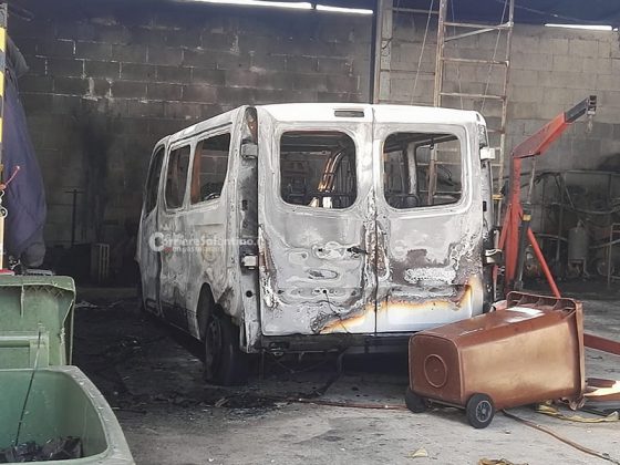 Raid incendiario nella ditta di autonoleggio, tre mezzi distrutti dalle fiamme: ingenti i danni - Corriere Salentino