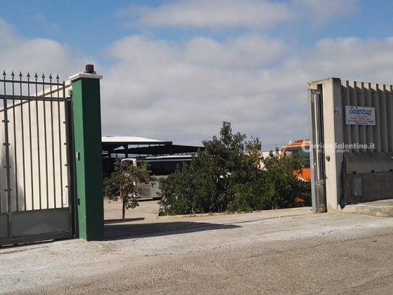 Raid incendiario nella ditta di autonoleggio, tre mezzi distrutti dalle fiamme: ingenti i danni - Corriere Salentino