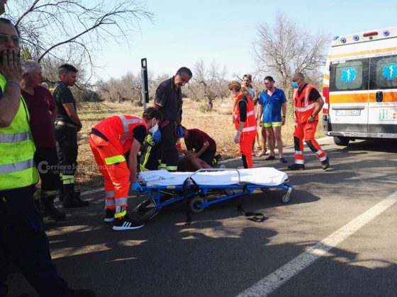 Auto esce fuori strada e si ribalta nelle campagne: due 20enni in codice rosso - Corriere Salentino