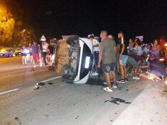 Tremendo schianto all’incrocio, auto si ribalta: quattro feriti, tra cui anche tre giovani turiste - Corriere Salentino