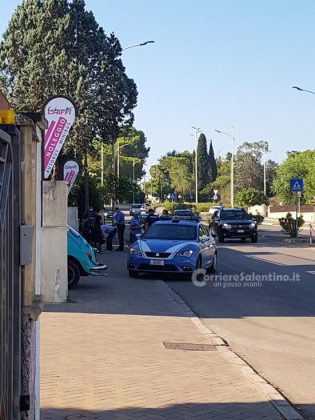 Sbarco all'alba a Porto Selvaggio: rintracciati a terra 77 migranti, 32 sono minori - Corriere Salentino