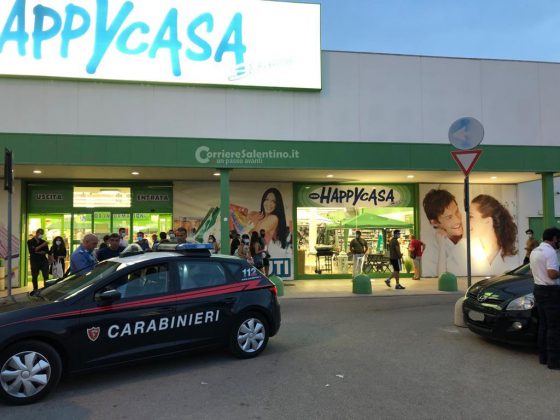 Militari in borghese al centro commerciale, inseguito ed arrestato uno spacciatore - Corriere Salentino