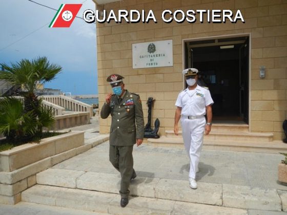 Il Comandante della Scuola di Cavalleria di Lecce in visita alla Capitaneria di Porto di Gallipoli - Corriere Salentino