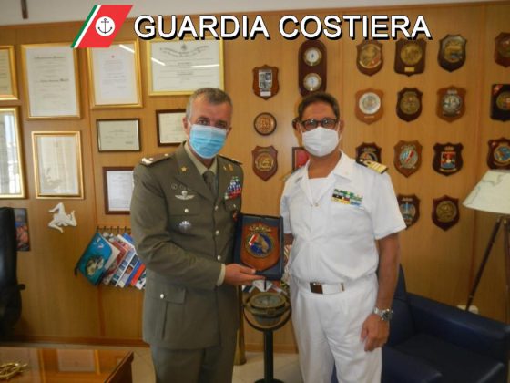 Il Comandante della Scuola di Cavalleria di Lecce in visita alla Capitaneria di Porto di Gallipoli - Corriere Salentino