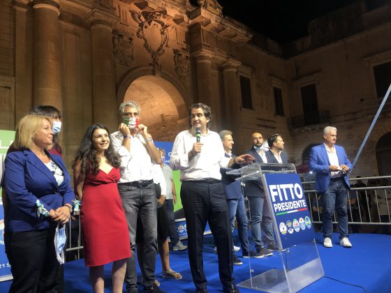 Fitto a Lecce: “Le istituzioni regionali piegate a frenare l’onda del centrodestra che li travolgerà” - Corriere Salentino