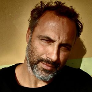 Muore Alex Rizzo, detto Papela, lo storico proprietario del “Baretto”, per una caduta: stava lavorando da solo - Corriere Salentino