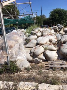 Sacchi di sabbia prelevati senza autorizzazione per realizzare argini contro l'erosione: tre aree sequestrate - Corriere Salentino