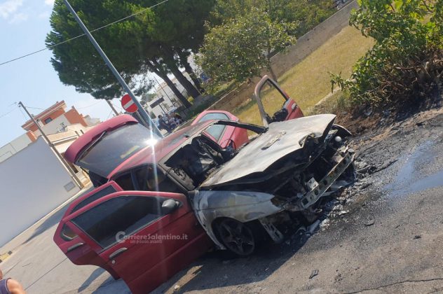 L'Alfa a gpl prende fuoco in movimento: mezzo distrutto, in salvo l'anziano conducente - Corriere Salentino
