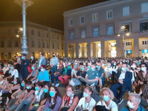 Il centrosinistra chiude la campagna elettorale in Piazza Sant’Oronzo. Boccia: “Non c’è una terza via: Emiliano o Salvini e Meloni” - Corriere Salentino