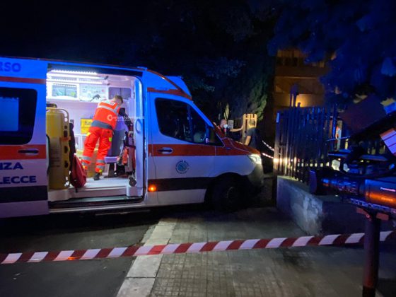 Lite sfocia nel sangue: una coppia muore accoltellata in condominio. E' caccia al killer - Corriere Salentino