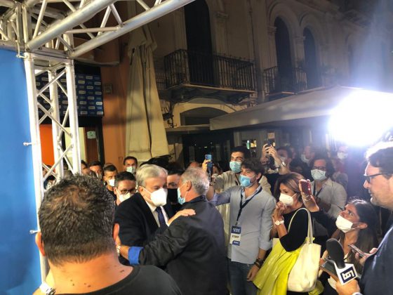 Emiliano bis: “In Puglia è ancora primavera! A Renzi non voglio dire niente”. Dolore Fitto nel centrodestra - Corriere Salentino