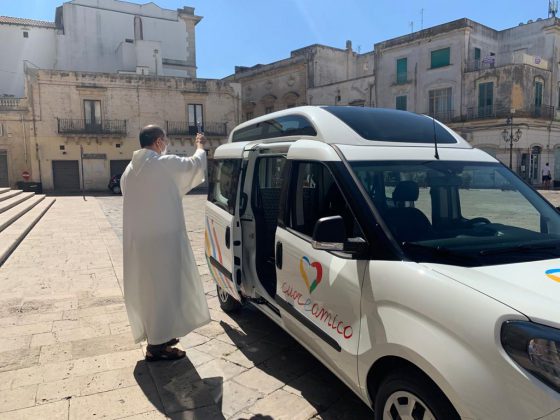 Aria di festa a Galatina per la consegna dell’auto di Cuore Amico a Filippo - Corriere Salentino