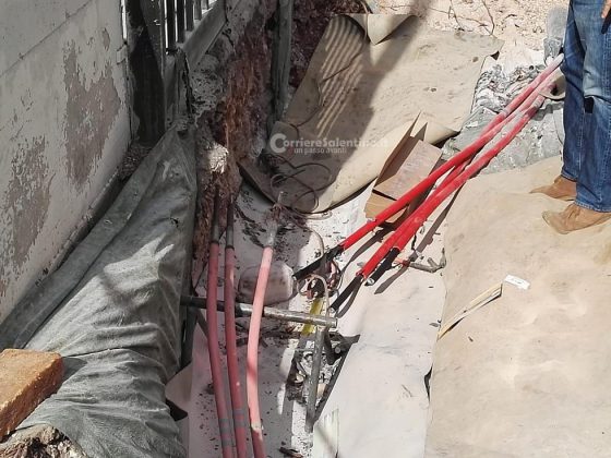 A lavoro sulla rete elettrica: operaio 62enne resta folgorato da una scarica. Corsa in ospedale - Corriere Salentino