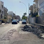 Doppio incendio d'auto nella notte, incerte le cause: al vaglio i filmati delle telecamere - Corriere Salentino