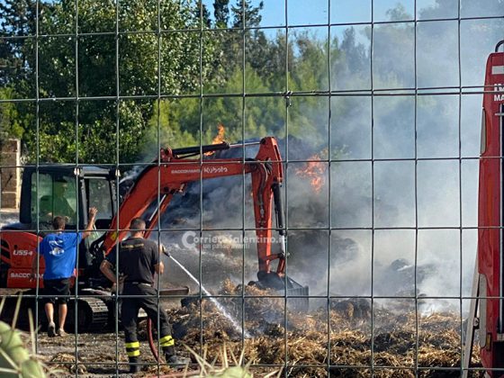 Fuoco nell'azienda agricola: in cenere decine di balle di fieno - Corriere Salentino