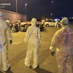 Nuovo sbarco in pochi giorni, a Gallipoli arrivano 77 migranti su una barca a vela - Corriere Salentino