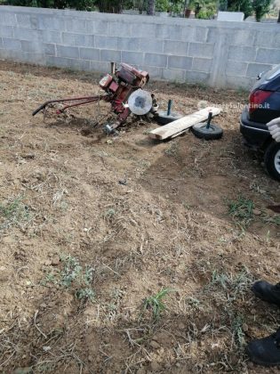 Gamba resta incastrata nelle lame di una motozappa: in ospedale con gravi ferite - Corriere Salentino