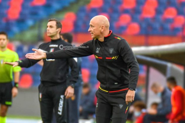 Giallorossi spreconi e finisce in pari. Cosenza-Lecce 1-1 - Corriere Salentino