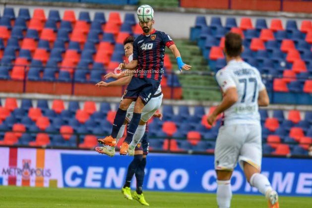 Giallorossi spreconi e finisce in pari. Cosenza-Lecce 1-1 - Corriere Salentino