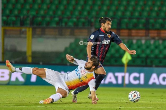 Giallorossi spreconi e finisce in pari. Cosenza-Lecce 1-1 - Corriere Salentino