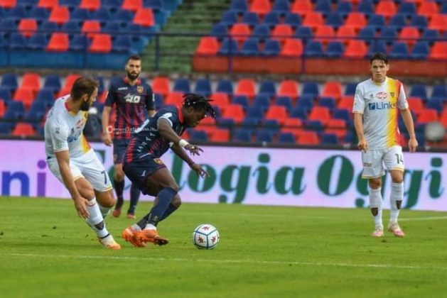Giallorossi spreconi e finisce in pari. Cosenza-Lecce 1-1 - Corriere Salentino