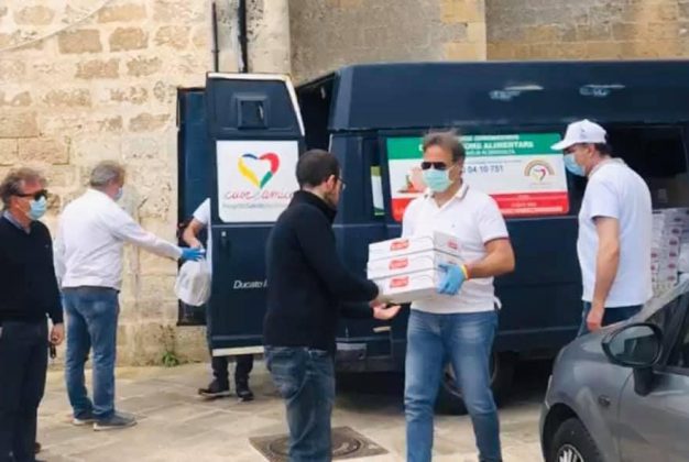 Cuore Amico, continua la distribuzione di pacchi alimentari - Corriere Salentino