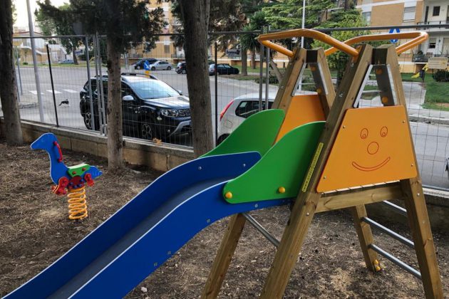 Il Lions Club Lecce Messapia dona arredi e parco giochi all’Associazione “Amici Miei” - Corriere Salentino