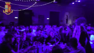 Dj e 400 persone, rischio contagio da Covid-19: cinque giorni di chiusura per "La Fabbrica" - Corriere Salentino