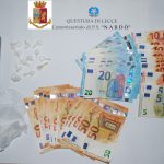 Getta la cocaina nel carrellato del vetro, addosso quasi 1.500 euro: in carcere titolare di un bar - Corriere Salentino