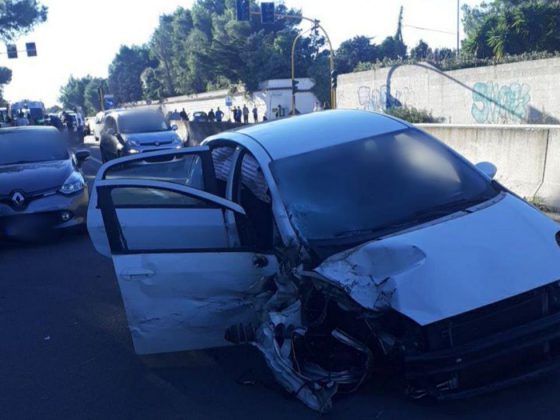 Violento schianto sulla via per il mare: Panda accartocciata. Due feriti in codice rosso al "Fazzi" - Corriere Salentino