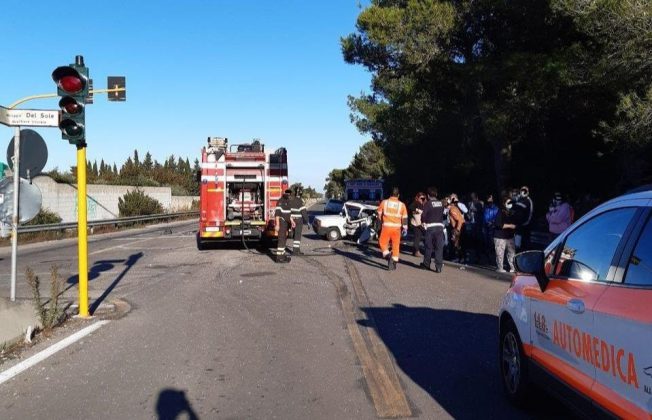 Violento schianto sulla via per il mare: Panda accartocciata. Due feriti in codice rosso al "Fazzi" - Corriere Salentino