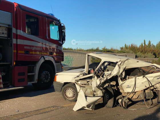 Violento schianto sulla via per il mare: Panda accartocciata. Due feriti in codice rosso al "Fazzi" - Corriere Salentino