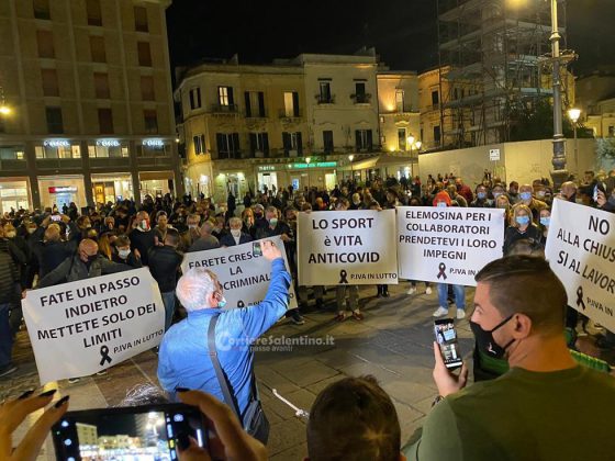 Anche a Lecce cresce la protesta nata sui social di commercianti, gestori di locali: tutti in piazza - Corriere Salentino