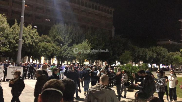 Anche a Lecce cresce la protesta nata sui social di commercianti, gestori di locali: tutti in piazza - Corriere Salentino