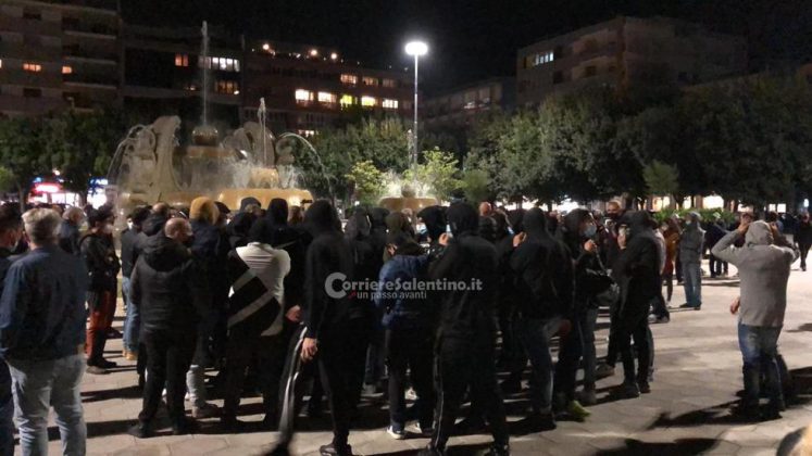 Anche a Lecce cresce la protesta nata sui social di commercianti, gestori di locali: tutti in piazza - Corriere Salentino