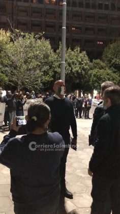 Anche a Lecce cresce la protesta nata sui social di commercianti, gestori di locali: tutti in piazza - Corriere Salentino