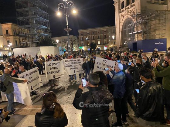 Anche a Lecce cresce la protesta nata sui social di commercianti, gestori di locali: tutti in piazza - Corriere Salentino
