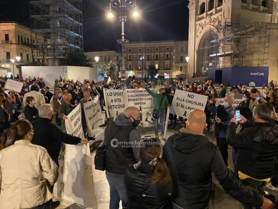 Anche a Lecce cresce la protesta nata sui social di commercianti, gestori di locali: tutti in piazza - Corriere Salentino