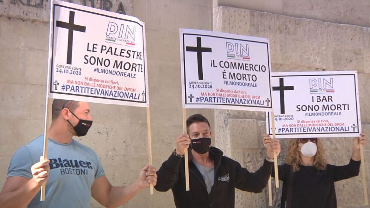 Commercianti e partite IVA in protesta: “Siamo stati dimenticati già nella prima fase”. Incontro in Prefettura - Corriere Salentino