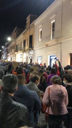 Anche a Lecce cresce la protesta nata sui social di commercianti, gestori di locali: tutti in piazza - Corriere Salentino