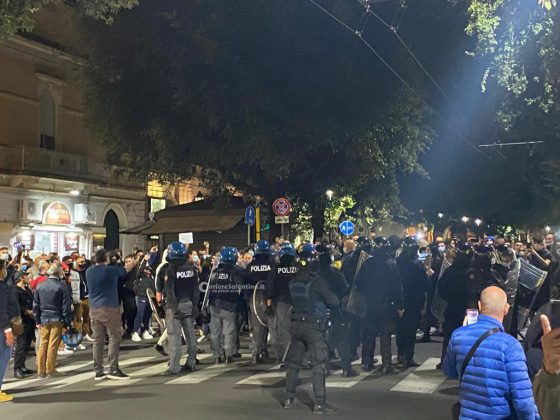 Anche a Lecce cresce la protesta nata sui social di commercianti, gestori di locali: tutti in piazza - Corriere Salentino