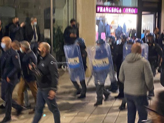 Anche a Lecce cresce la protesta nata sui social di commercianti, gestori di locali: tutti in piazza - Corriere Salentino