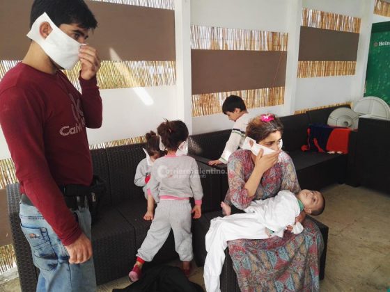 Sbarco all'alba, tra i migranti anche un neonato. Barca arenata, presi gli scafisti. In due con febbre - Corriere Salentino