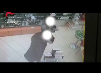 In trasferta da Foggia per razzìare profumi al centro commerciale: sgominata la banda