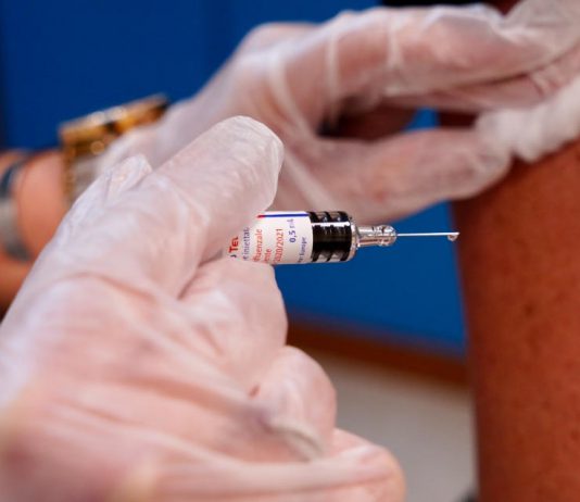 Influenza, campagna antinfluenzale al via a inizio ottobre: raccomandati a una larga fetta della popolazione