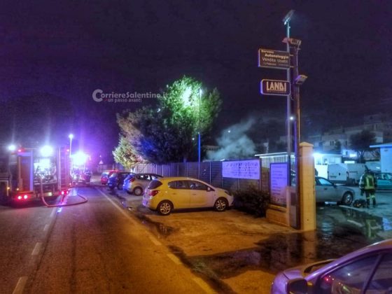 Rogo nella ditta di autonoleggio, quattro mezzi in fiamme: indagini in corso - Corriere Salentino