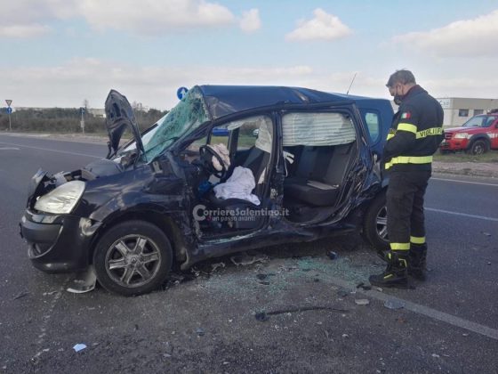 Violento scontro tra auto e camion sulla statale: ferita 51enne, in codice rosso - Corriere Salentino