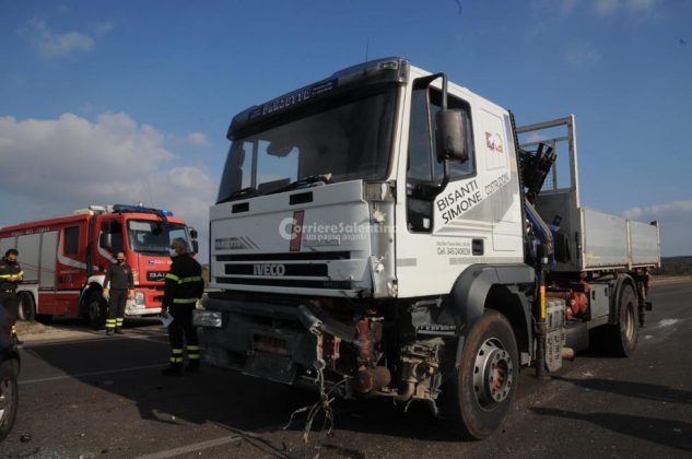 Violento scontro tra auto e camion sulla statale: ferita 51enne, in codice rosso - Corriere Salentino