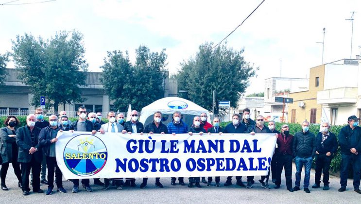 Il Movimento Regione Salento presidia l’ospedale di Galatina: “Vogliamo risposte” - Corriere Salentino