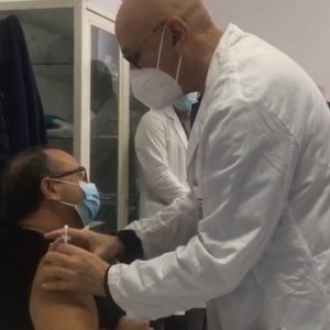 V-day, il giorno della svolta nella lotta al covid-19: ecco le immagini e le voci. Ora la vaccinazione di massa - Corriere Salentino